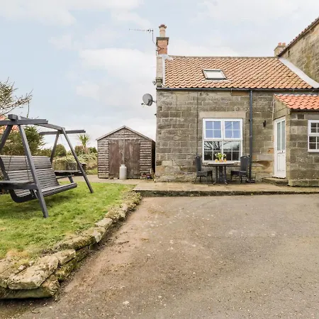 Hawthorn Dale * ウィットビー